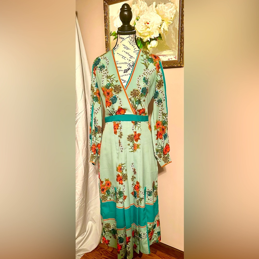SANDRO - Signature style French floral dress with modern twist